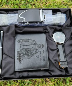 סט מרשים לגבר הכולל ארנק עם חריטה