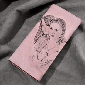 ארנק ורוד לאשה עם חריטת תמונה