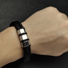 צמיד לגבר עם חריטה