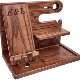 מעמד עץ לגבר