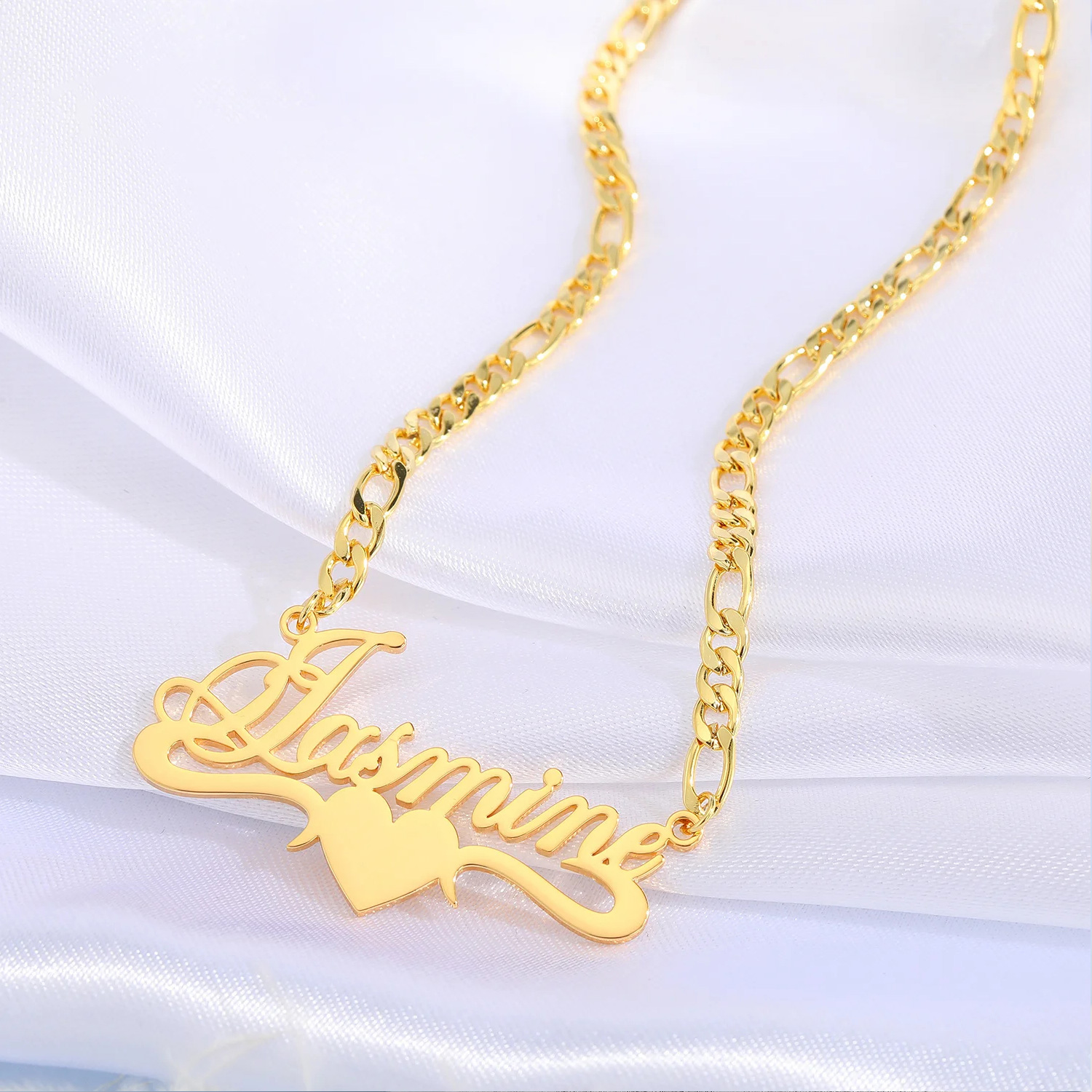 שרשרת שם לאישה