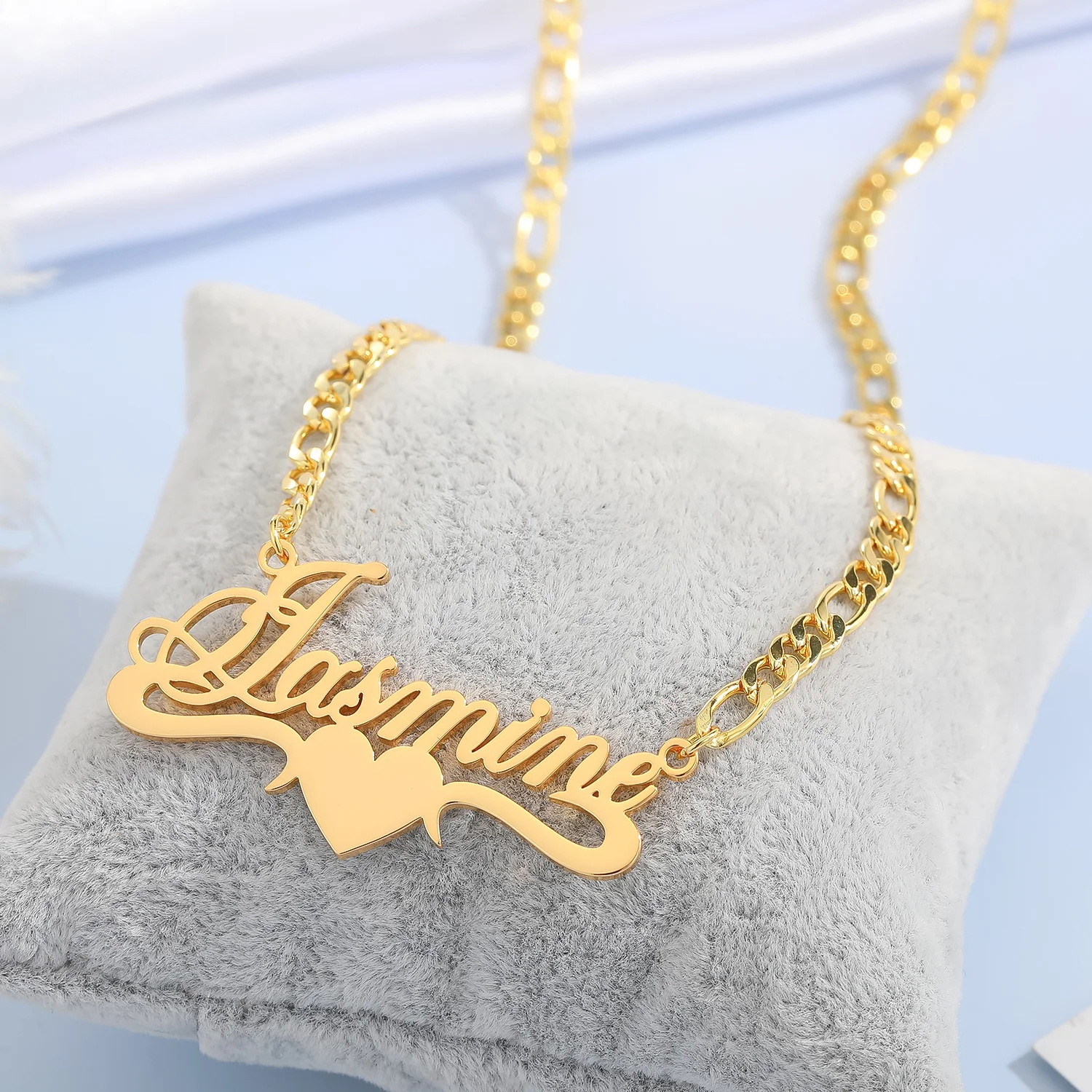 שרשרת שם לאישה